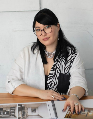 Карина Бузовари